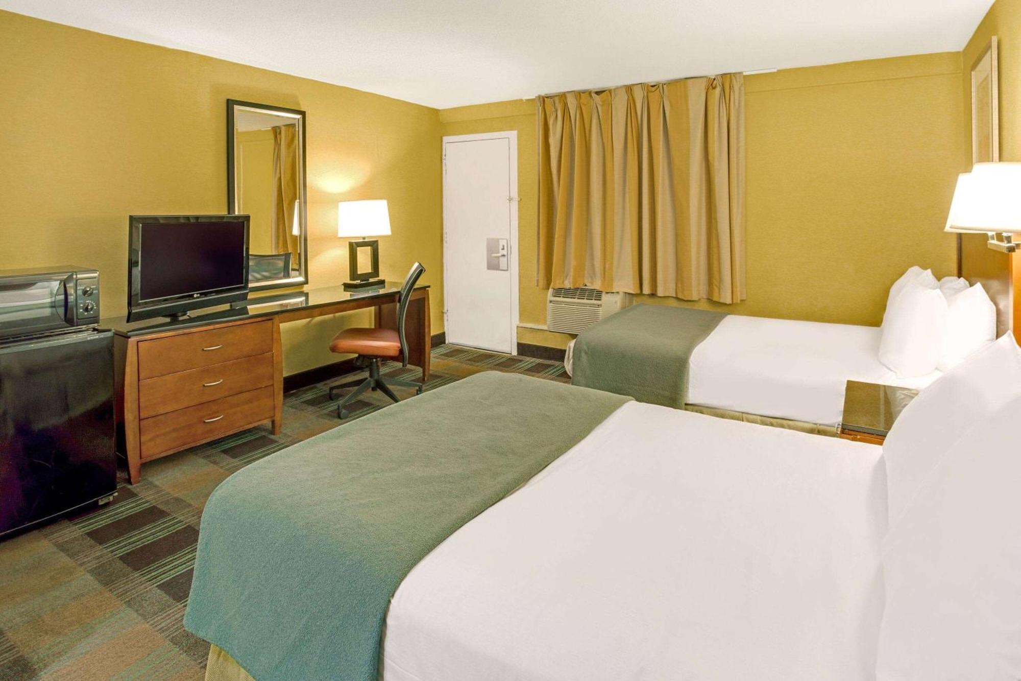 Travelodge By Wyndham Silver Spring Kültér fotó